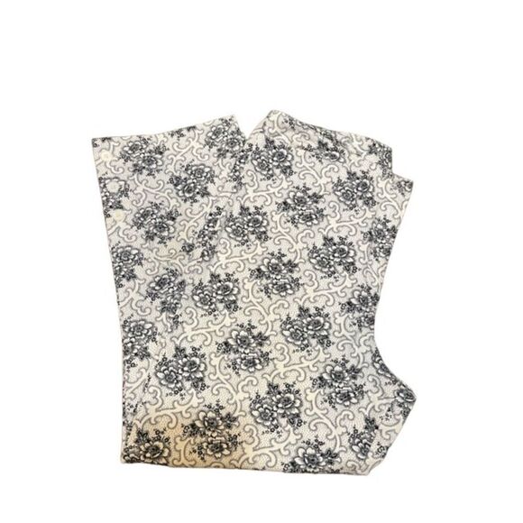 Ann Taylor Loft Cropped Pants Creamy White with Black Floral Size 8P - Picture 1 of 9